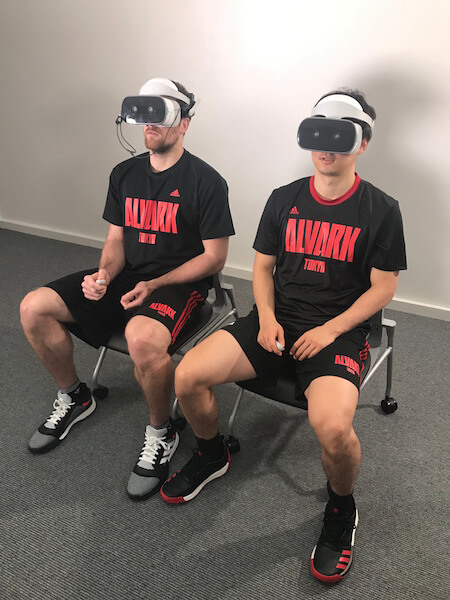 バスケットボールVR-安藤選手、ザック選手がプレイ